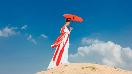 红衣女子沙漠撑伞 古风 汉服 沙漠 4K