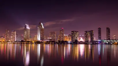 城市夜景倒影 城市 夜景 倒影 4K